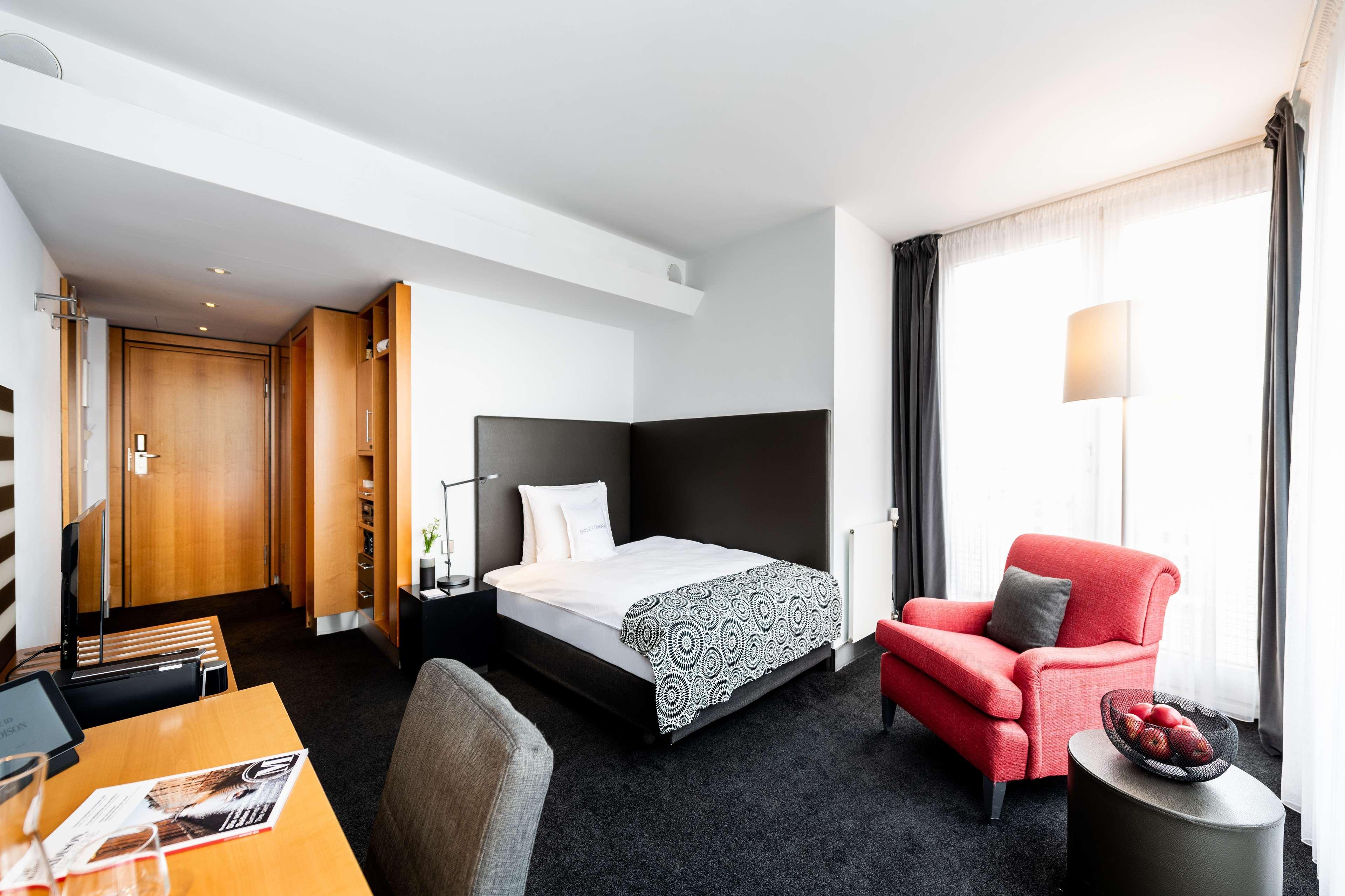THE MADISON Hotel Hamburg Bagian luar foto